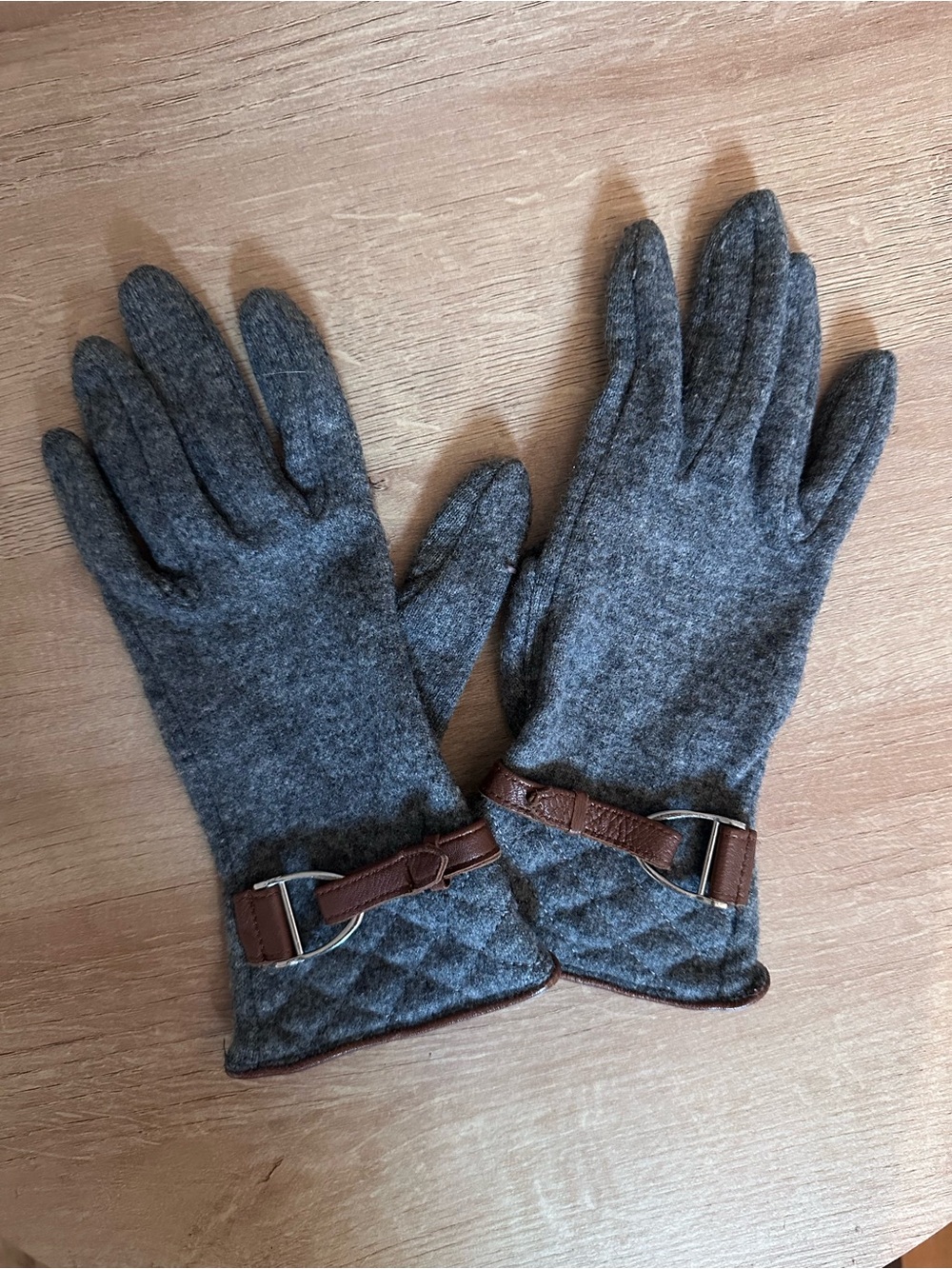 LAUREN by RL Gray Wool Blend Gloves with Brown Buckle Detail